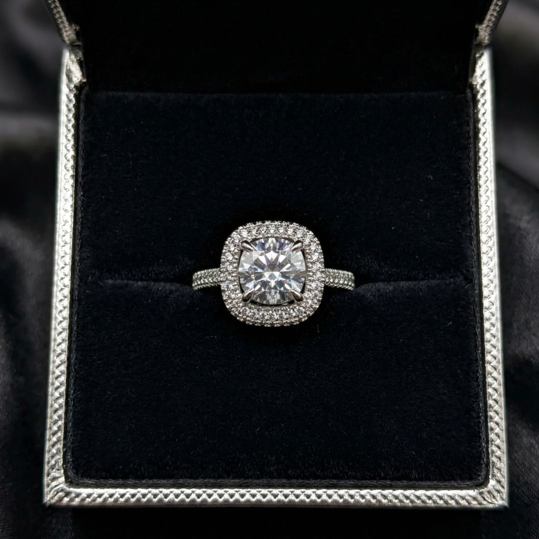 The Aurielle Halo Ring is designed to shine with effortless sophistication, featuring a dazzling round-cut zircon centerpiece encircled by a delicate halo of micro stones. Its refined silhouette and luminous sparkle create a luxurious look that feels both classic and captivating. Every detail reflects brilliance, making it a statement piece that elevates any moment.