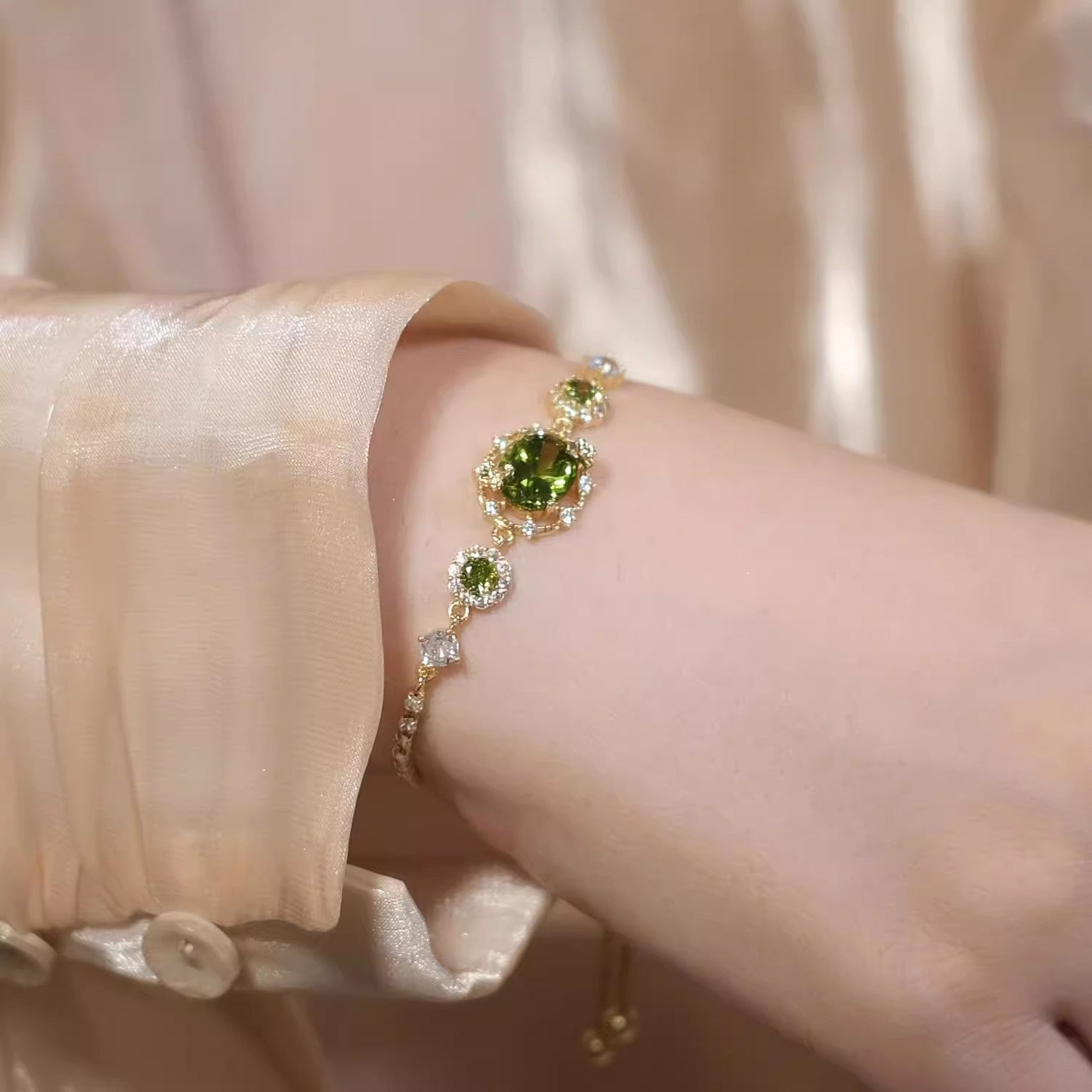 The Butterfly Garden Bracelet is a masterpiece of accessible luxury, featuring an exquisite oval-cut zircon center that radiates a high-end niche appeal. Available in enchanting Sage and Lilac variants, this pull-out bracelet offers a refined fashion statement that brings the delicate beauty of a blooming garden directly to your wrist.