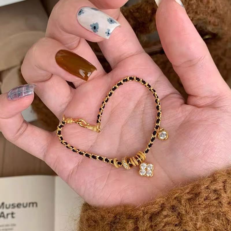 Auric Clover Twist Bracelet