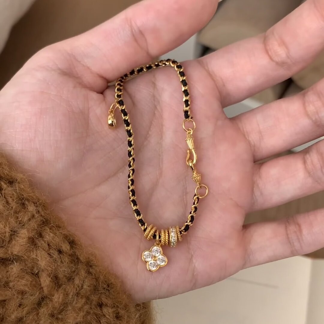 Auric Clover Twist Bracelet