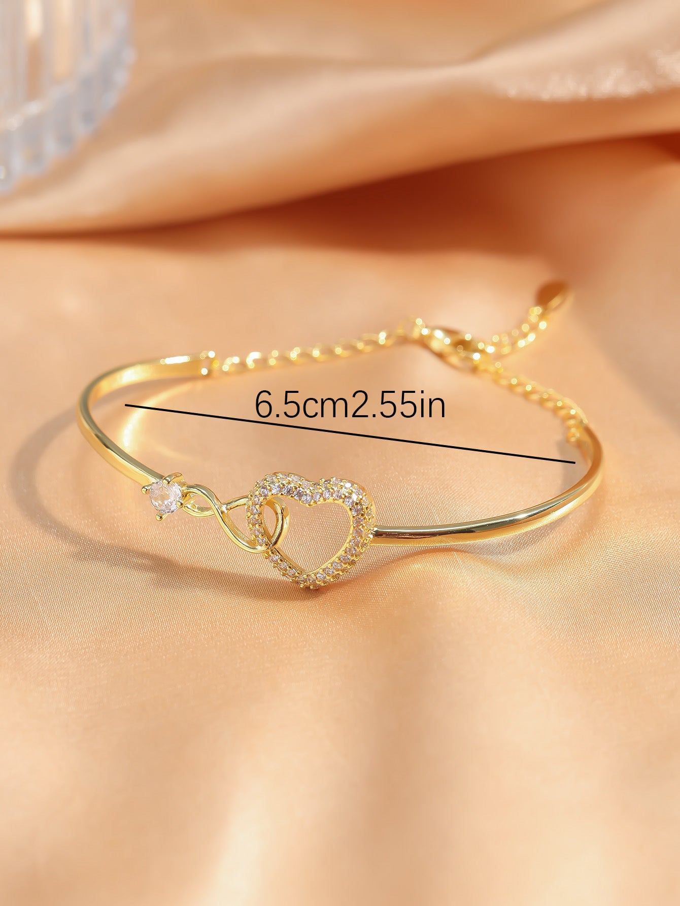 Velora Heartline Bracelet