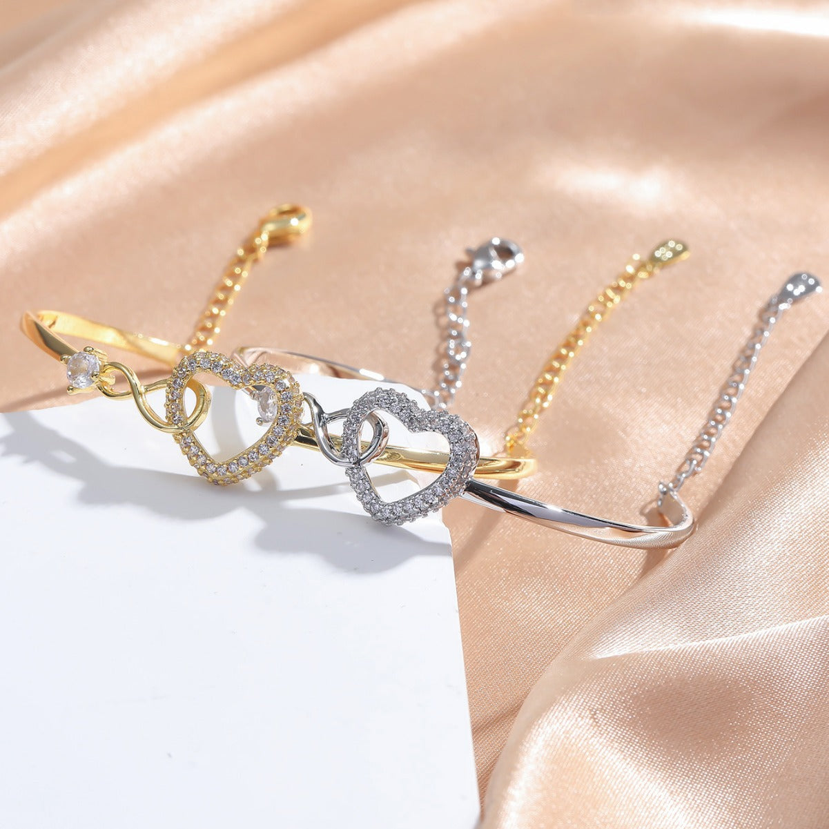 Velora Heartline Bracelet